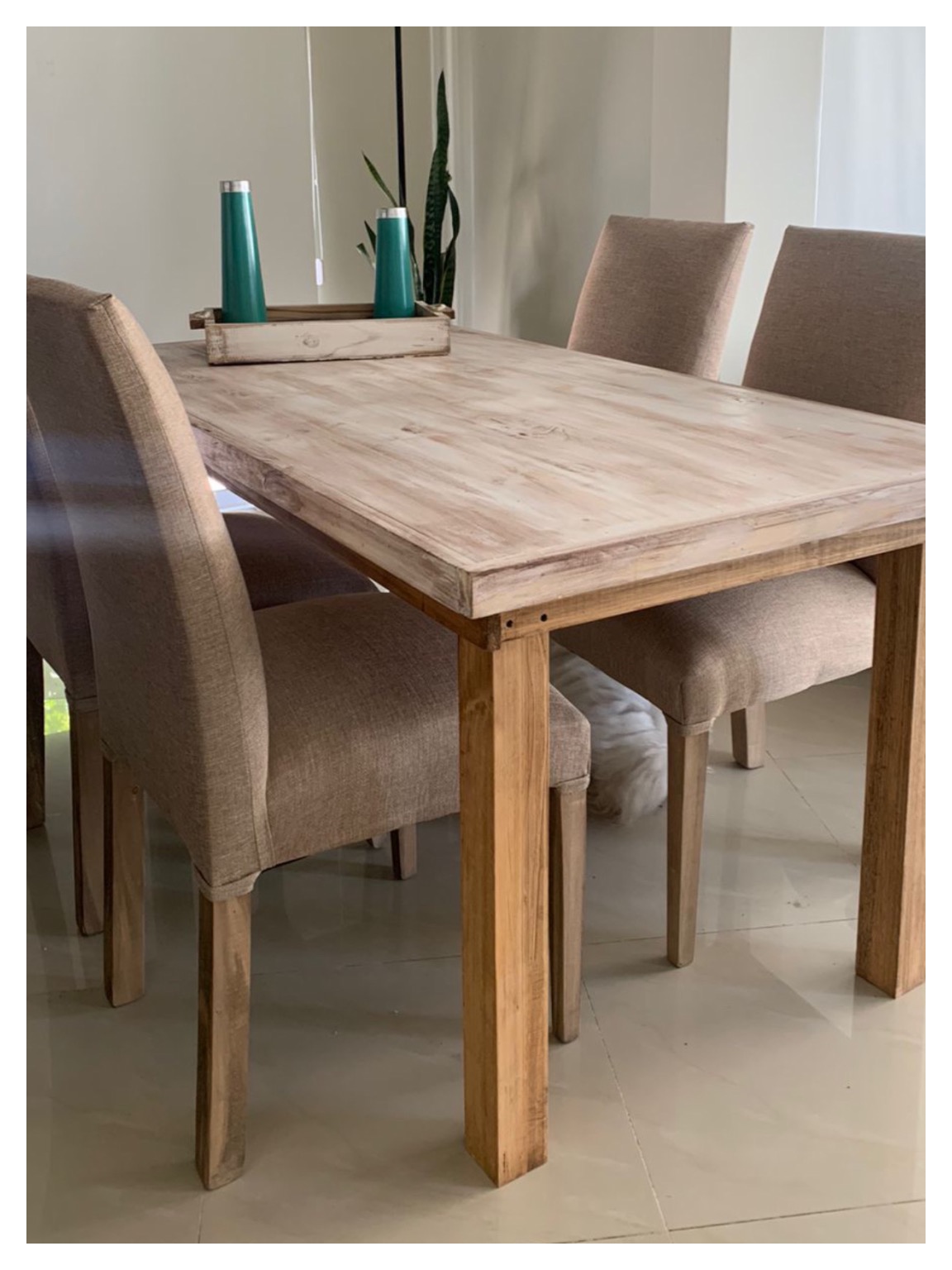 Juego de mesa y sillas 